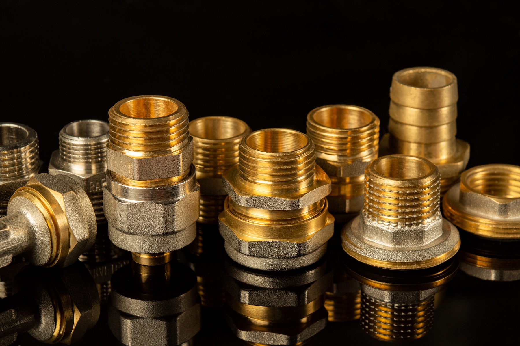 Set,Of,Brass,Fittings,Is,Often,Used,To,Connect,For 1475 - Manifold & 1st Stage Regulator kit with Valves & Pigtails (1m)